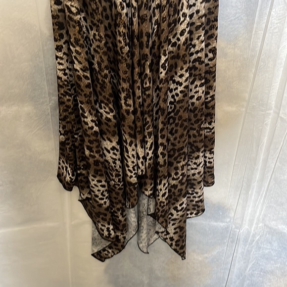 NWT animal print shark bite hem dress - Picture 5 of 10
